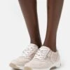 Gabor Comfort Sneakers Laag - Puder/Weiß