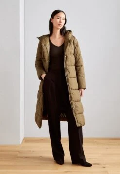 Gabor Comfort Klassieke Pumps - Black/Silver 11 Gabor Comfort Klassieke Pumps - Black/Silver -Comfort Schoenen Winkel 7c10ac11648b4f66a5d36e4faa3cc8ee